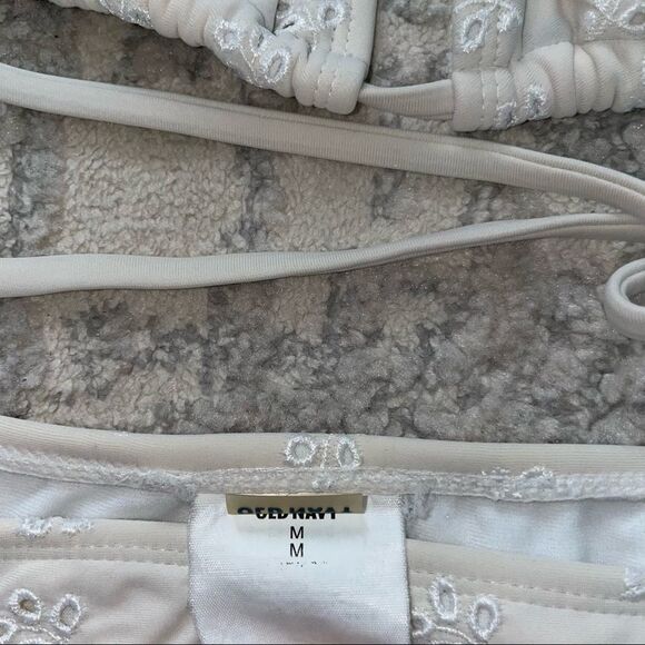 🏷️ 5 for $25 - OLD Navy Embroidered Bikini - Picture 7 of 9